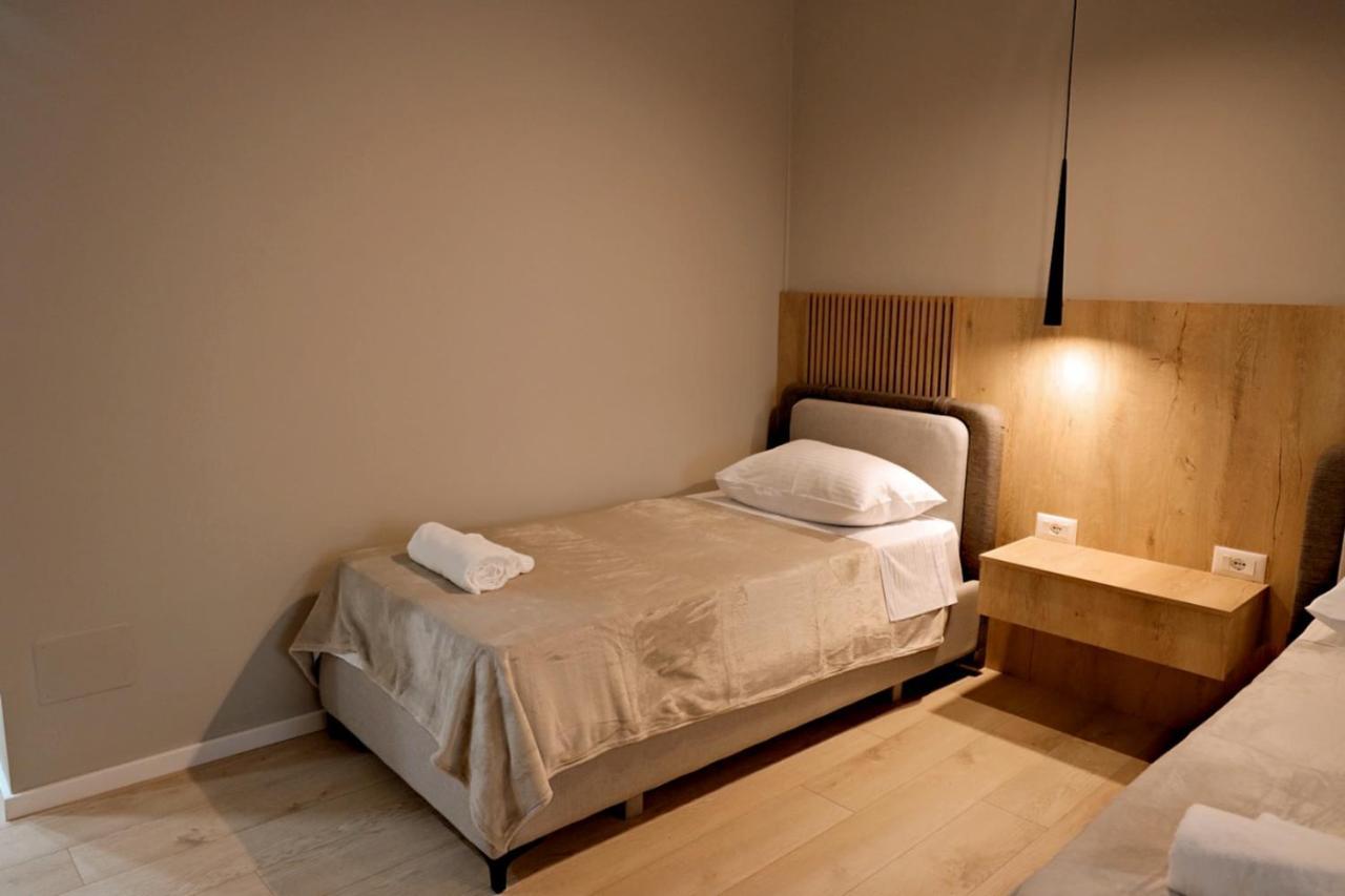 Sol Hotel Shkodër Extérieur photo