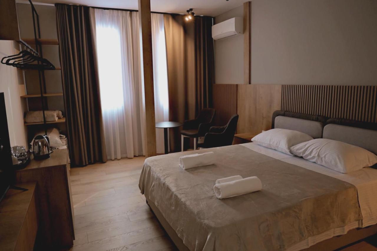 Sol Hotel Shkodër Extérieur photo